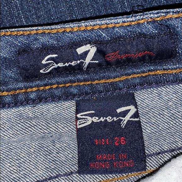 💚 Seven7 Distressed Blue Jeans. - Picture 5 of 8